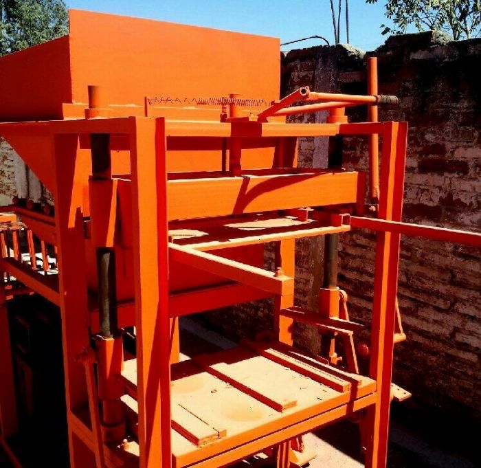 Maquina Vibrobloquera H220C (USADA, solo dos meses de uso).